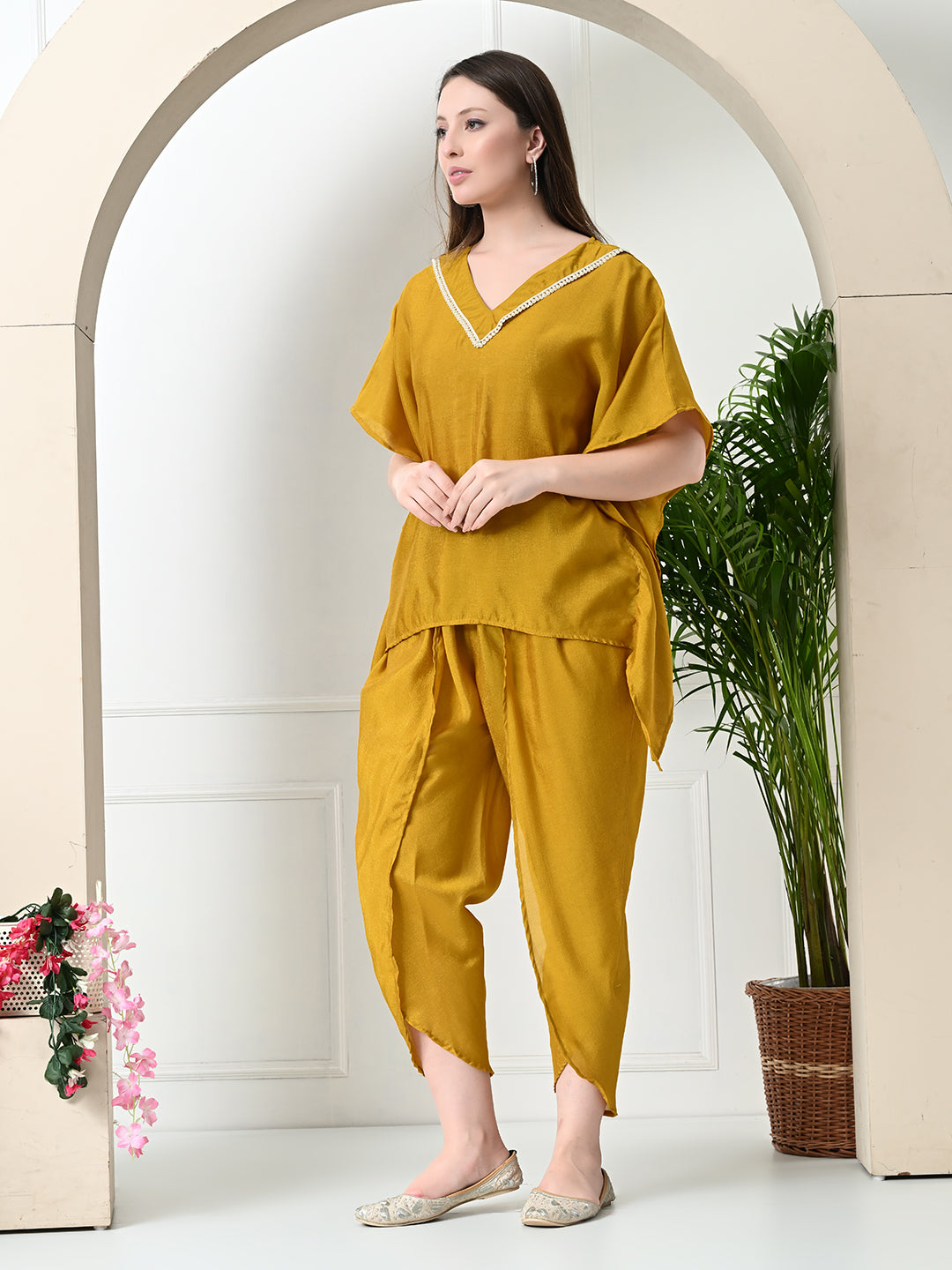 Myshka Women's Yellow colour Co-ord set with Lace