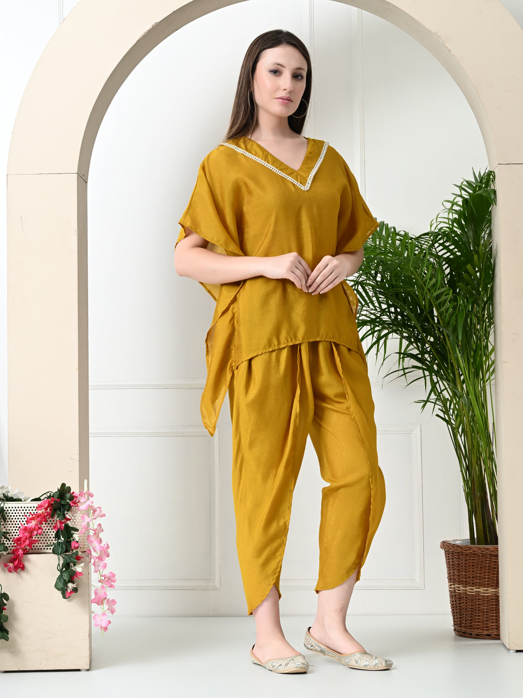 Myshka Women's Yellow colour Co-ord set with Lace