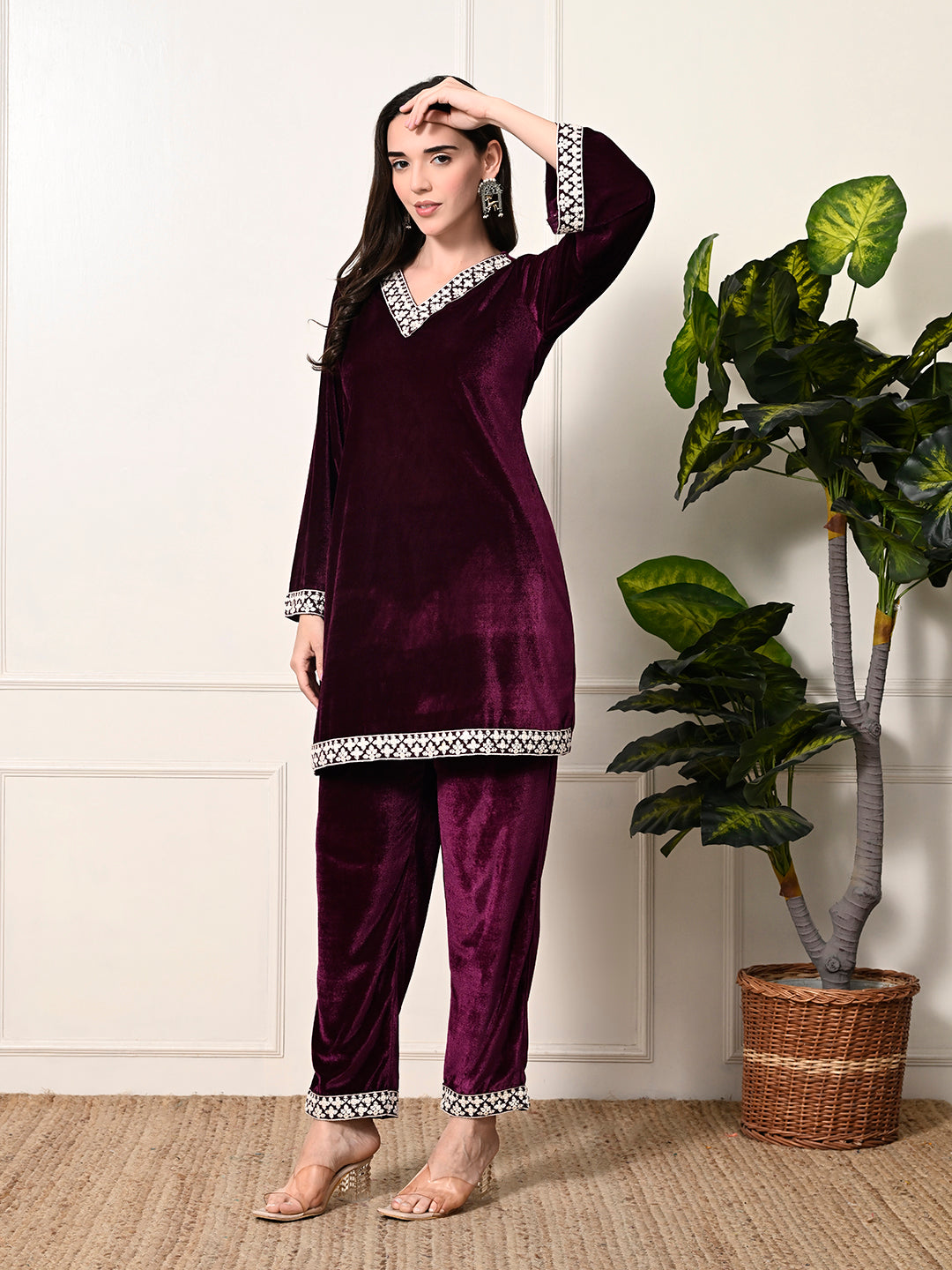 Myshka Women's Magenta Velvet Kurta Pant