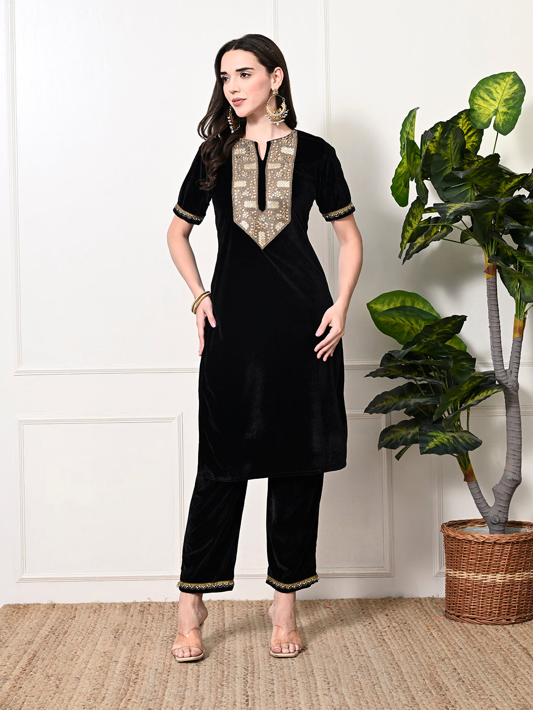 Myshka Women's Black Velvet Kurta Pant