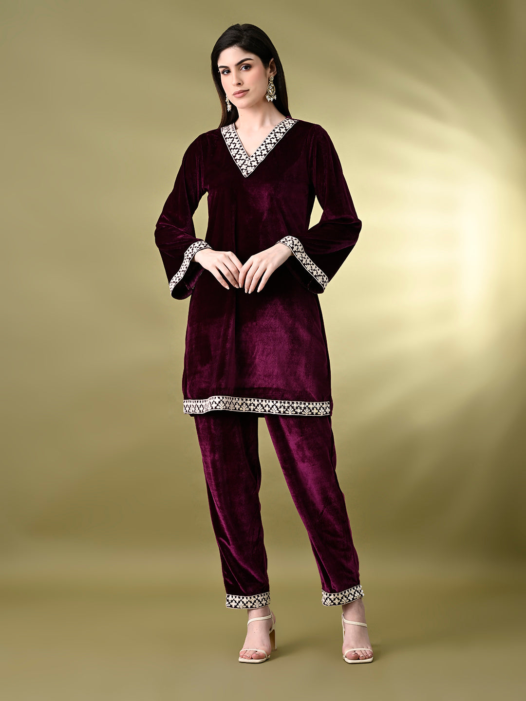 Myshka Women's Magenta Velvet Kurta Pant With Dupatta Set