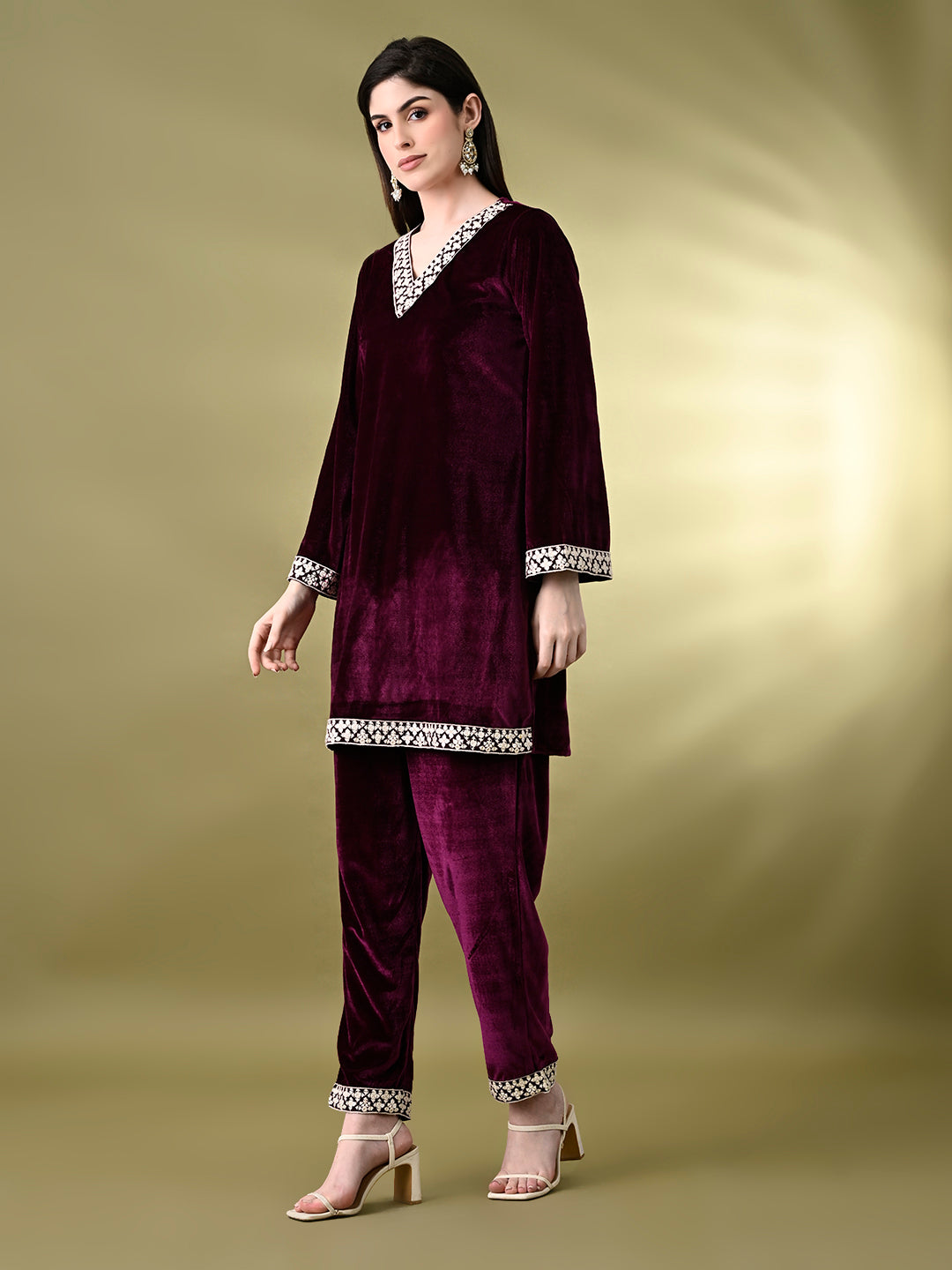 Myshka Women's Magenta Velvet Kurta Pant With Dupatta Set