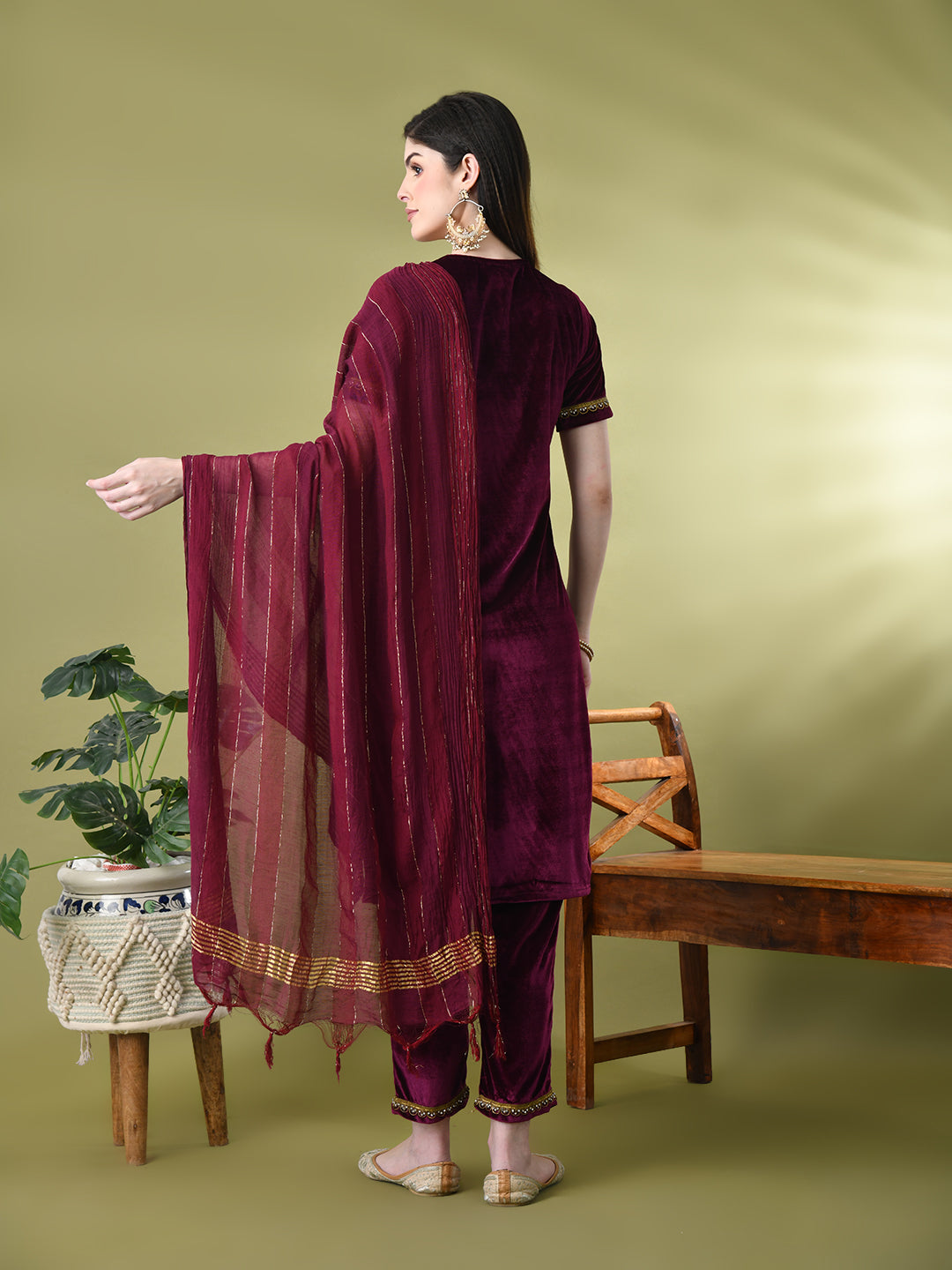 Myshka Women's Magenta Velvet Kurta Pant With Dupatta Set