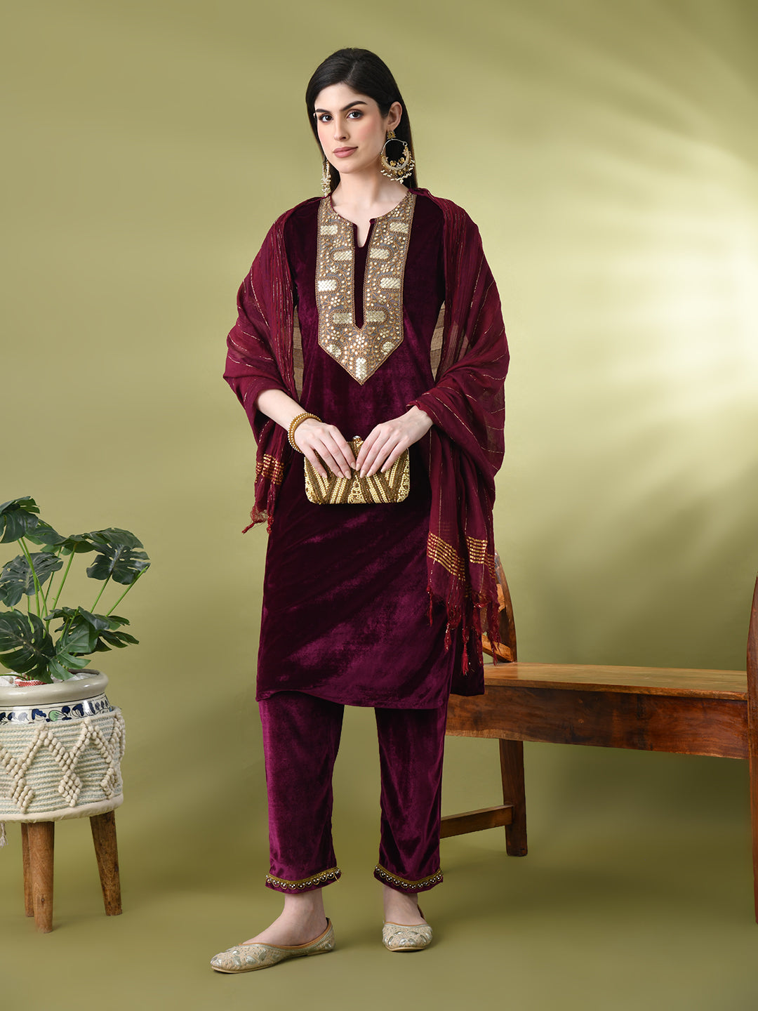 Myshka Women's Magenta Velvet Kurta Pant With Dupatta Set