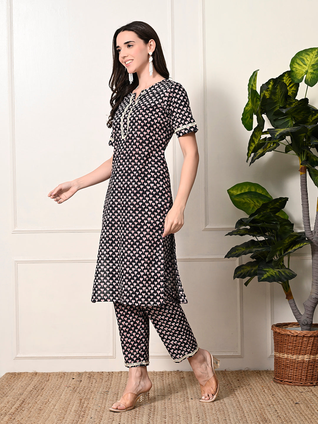 Myshka Women's Cotton Black Printed Kurta Set