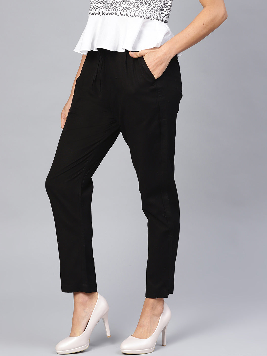 Myshka Women's Black Cotton Solid Trouser