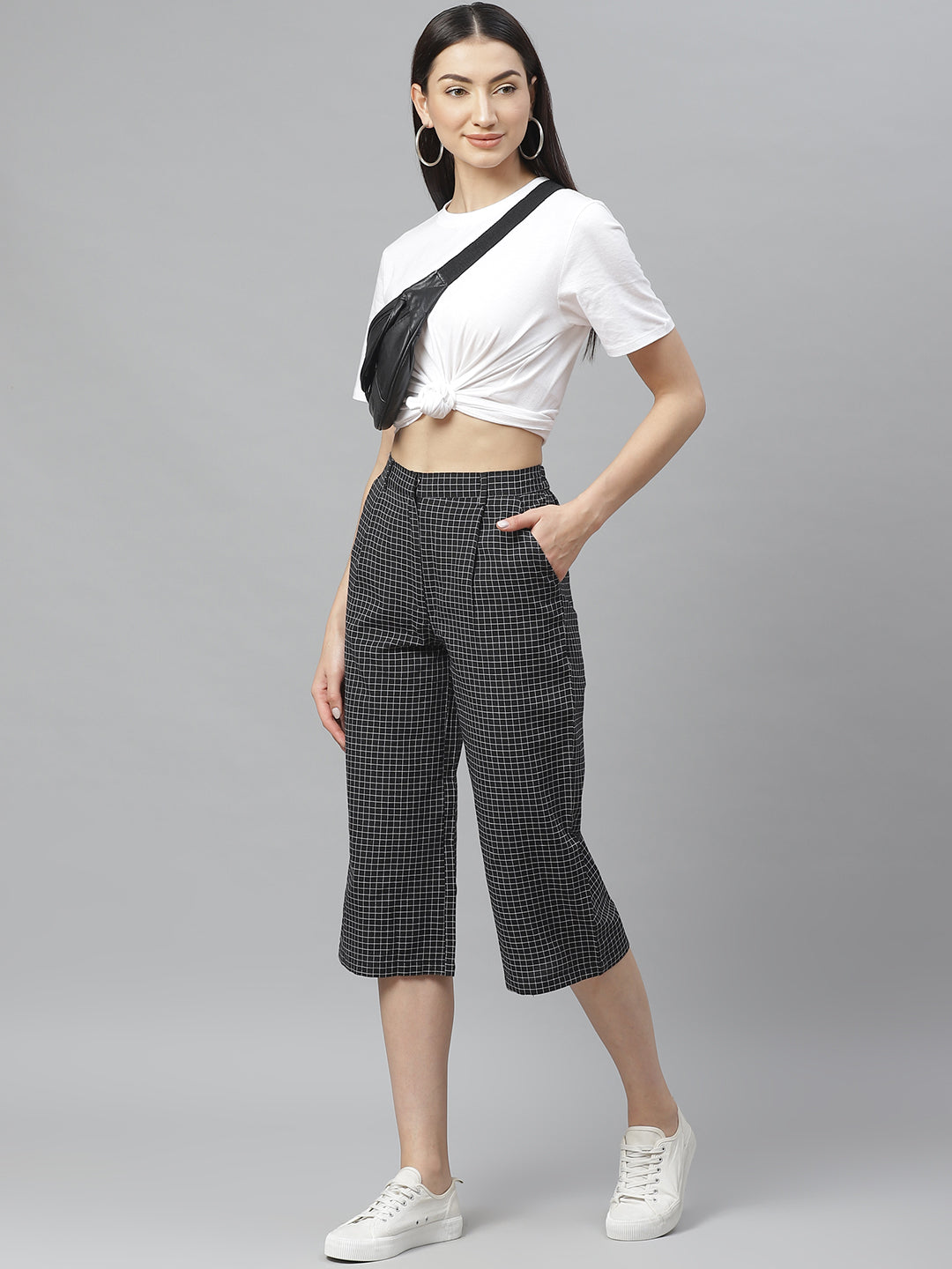 Myshka Women's Black cotton Solid Casual Trouser