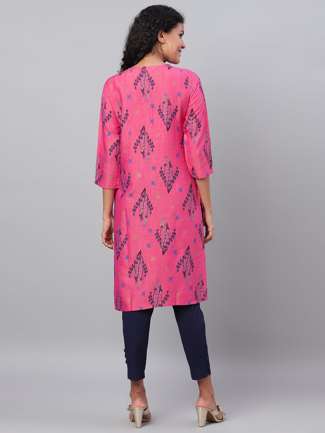 Myshka Women's Pink Printed 3/4 Sleeve Rayon Round Neck Casual Kurta